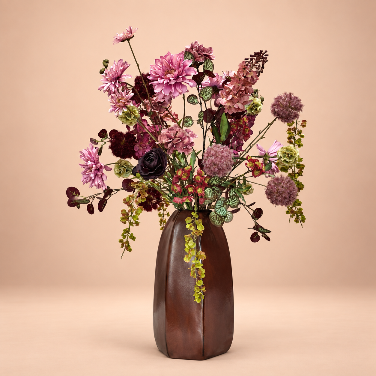 Zijden boeket Burgundy Chic in diepe paarse, burgundy en fuchsia tinten