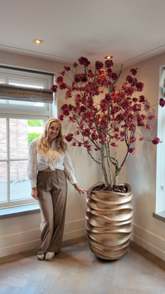 Burgundy zijden bloesemboom op maat voor een particulier interieur
