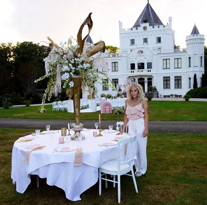 Bloemstyling van Sharon Flowers voor de Netflix-film Just Say Yes