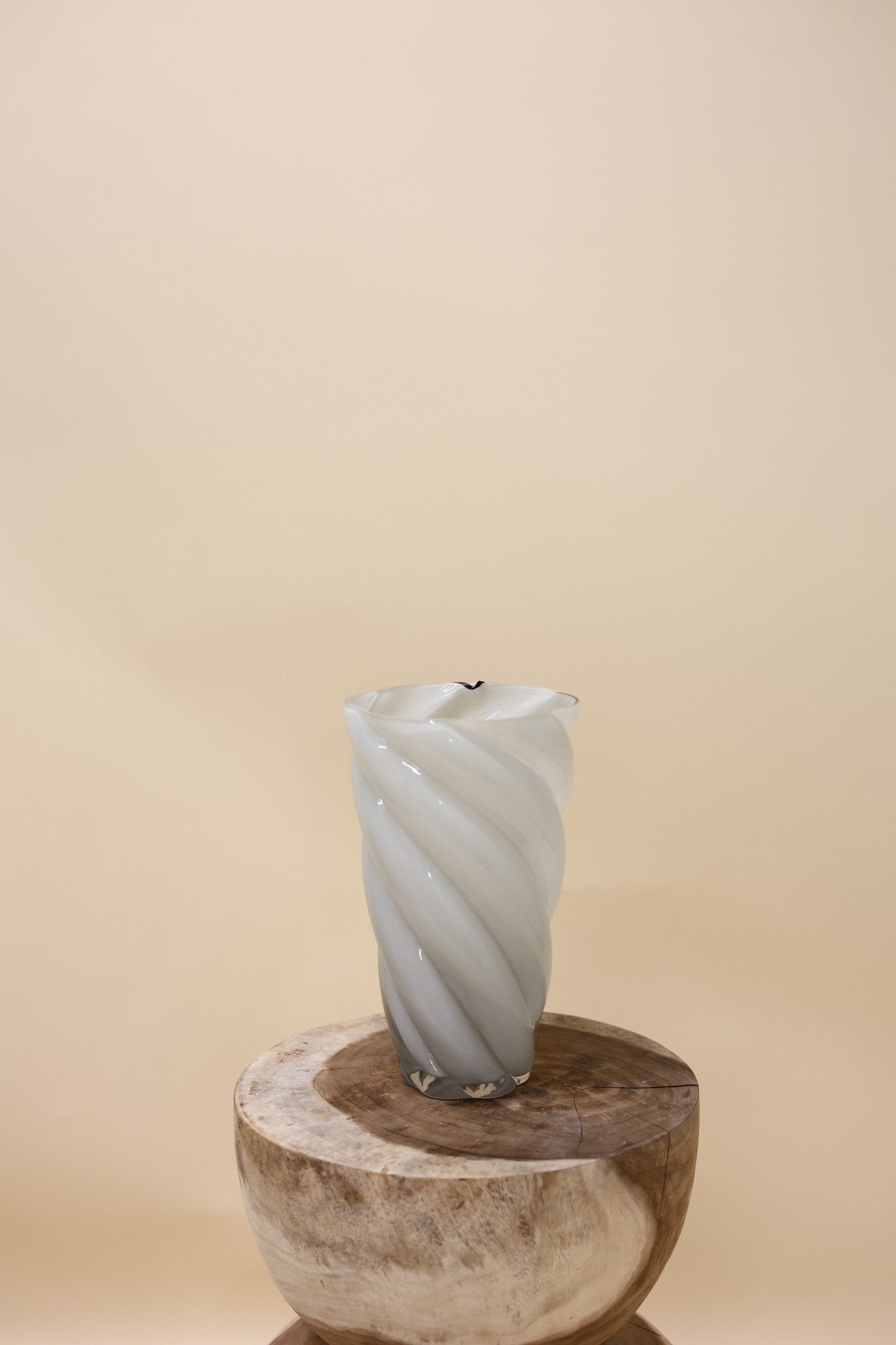 Mae Cozy white Vase Swirl - Luxe zijden bloemen boeket - Kunstbloemen van Sharon Flowers