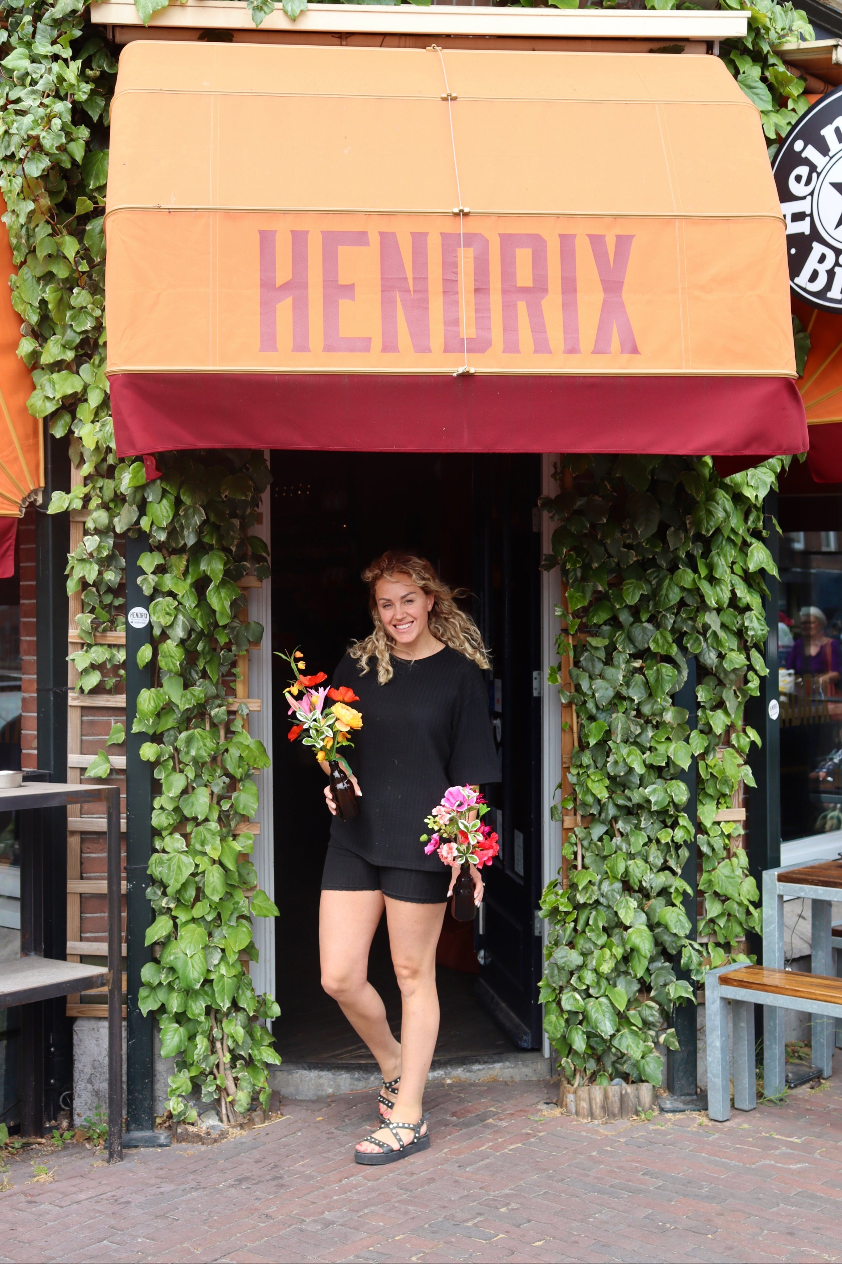 Hendrix - Restaurant styling - Sharon Flowers