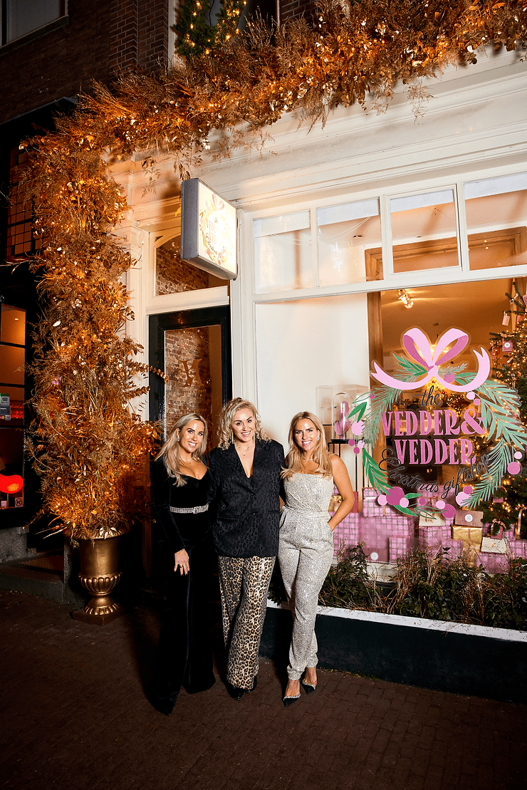 Kerstversiering Vedder & Vedder Amsterdam - Gespoten verse bloemen - Sharon Flowers