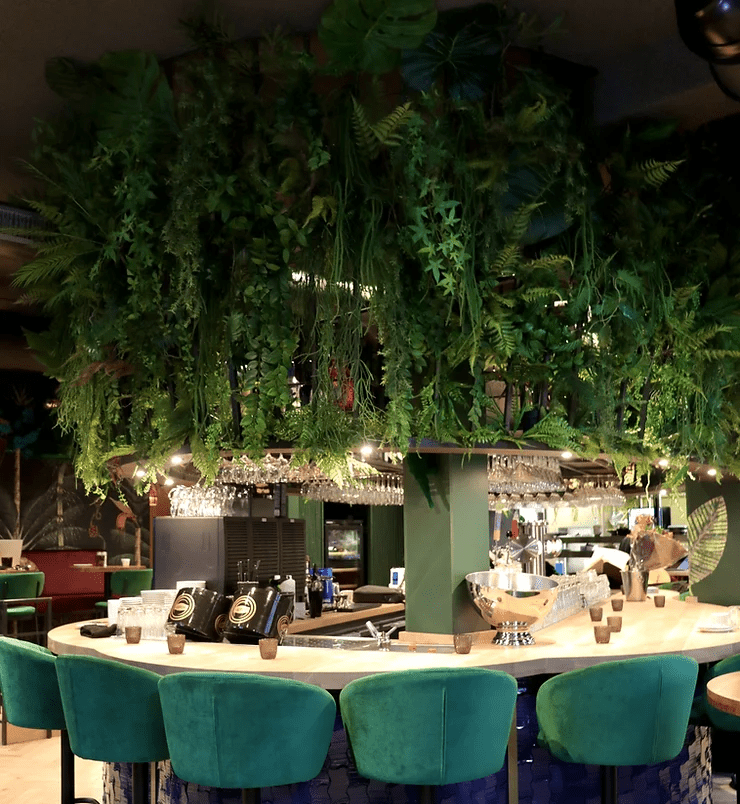 Restaurant styling - Mooij Alkmaar - Zijden bloemen Jungle thema - Sharon Flowers