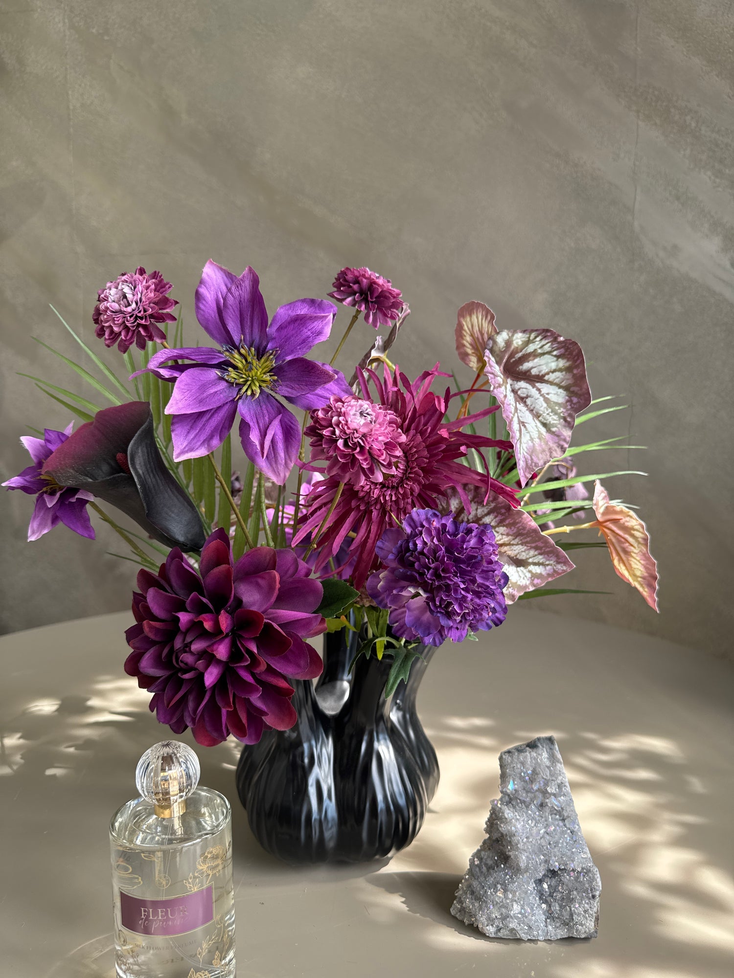 Zijdenboeket Elegant Purple Touch – incl. Toetervaas - S