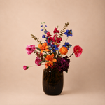 Zijden boeket Midnight Petit met fuchsia, oranje en diepblauwe bloemen