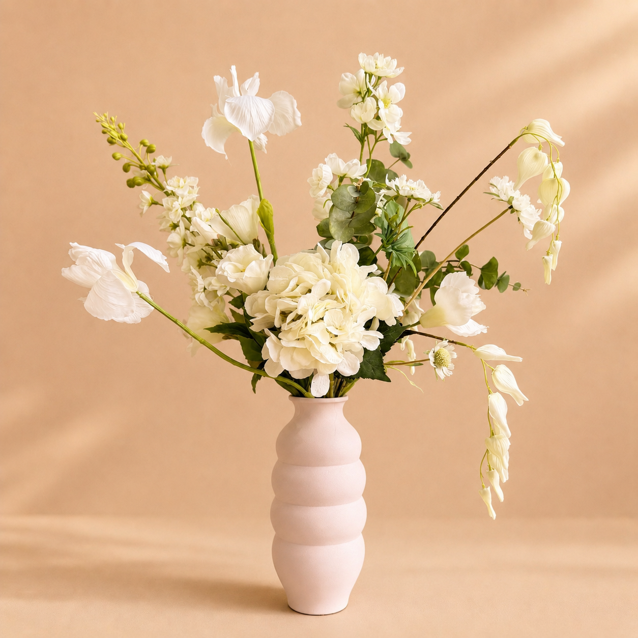 Zijdenboeket Ivory Grace incl beige vaas