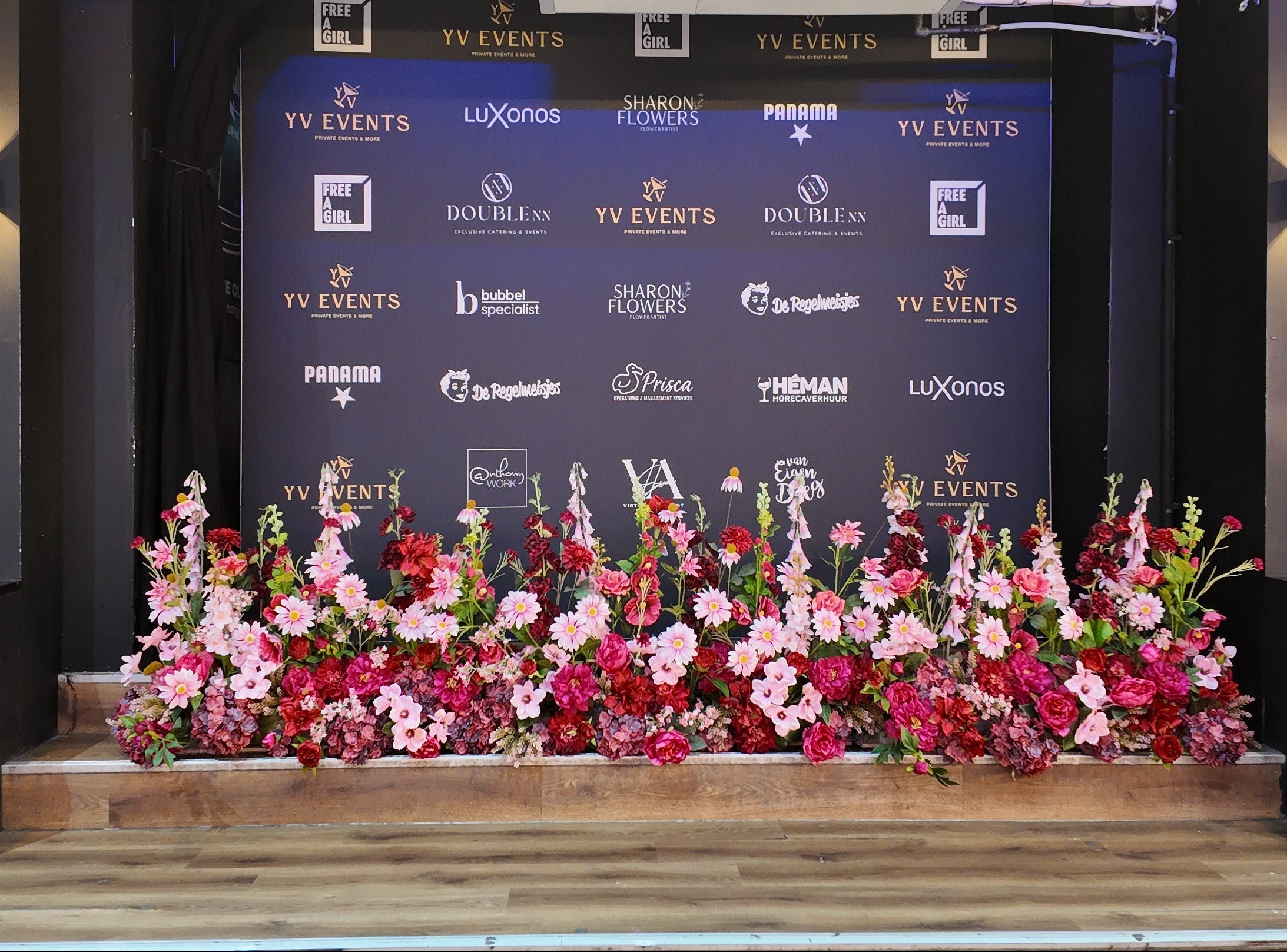 Decoratie bloemen huren voor bruiloft met zijden bloemen