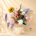 Modern kunstbloemen boeket voor een stijlvol en onderhoudsvrij interieur.
