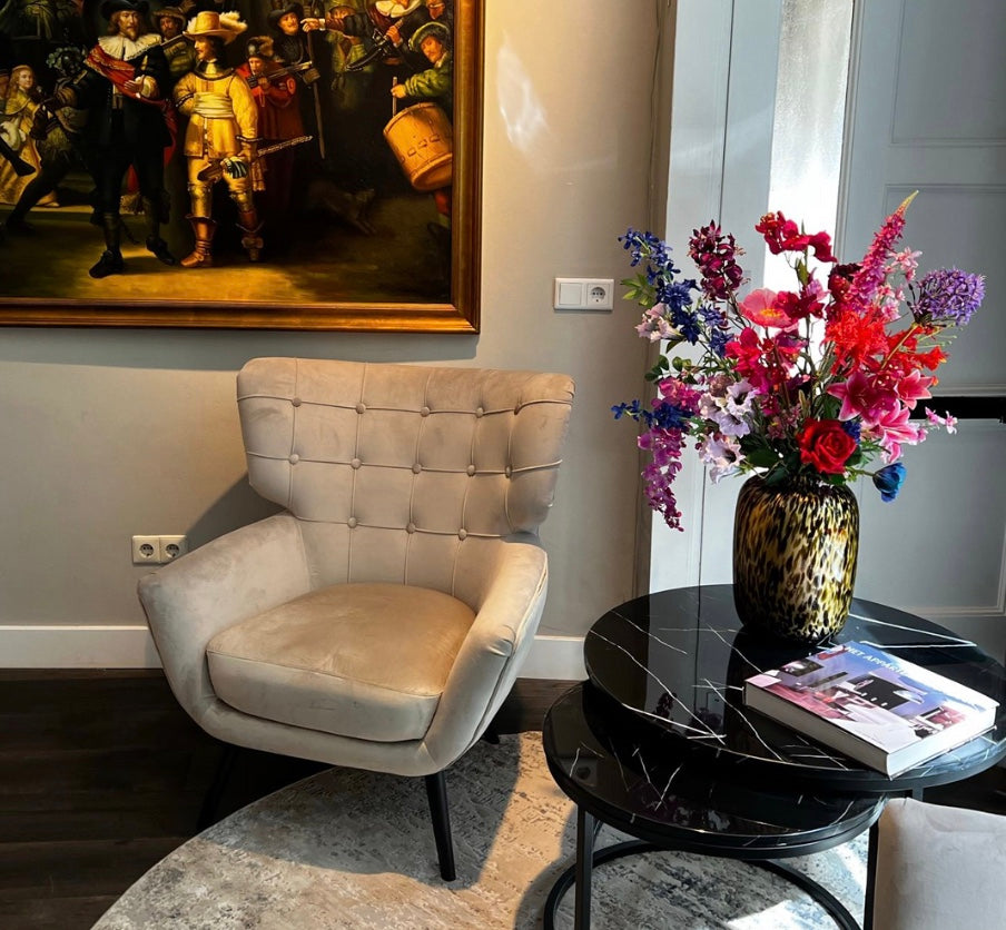 Stijlvolle kunstbloemen op kantoor – zakelijke bloemoplossing zonder onderhoud