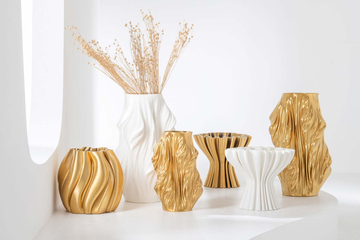 Vase-3D-Printing-Irregular-Porcelain-Gold-Colored6