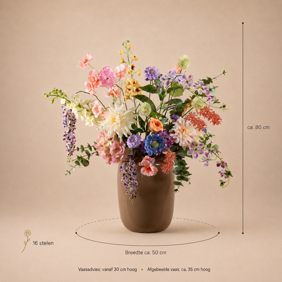Detail van roze, lila en blauwe zijden bloemen in boeket Pastel