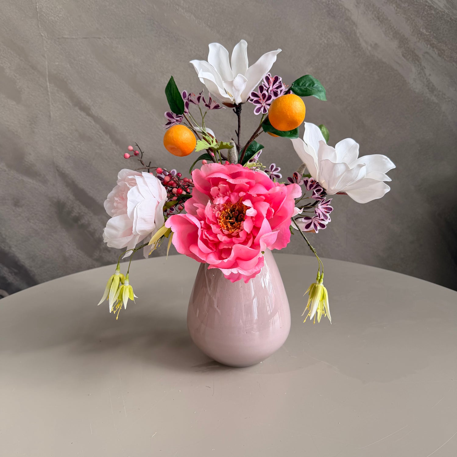 Zijdenboeket Fleur de pivoine Bundel - incl beige vaas en parfum