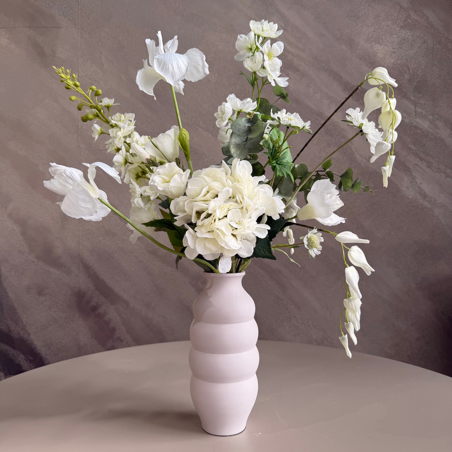 Zijdenboeket Ivory Grace incl beige vaas