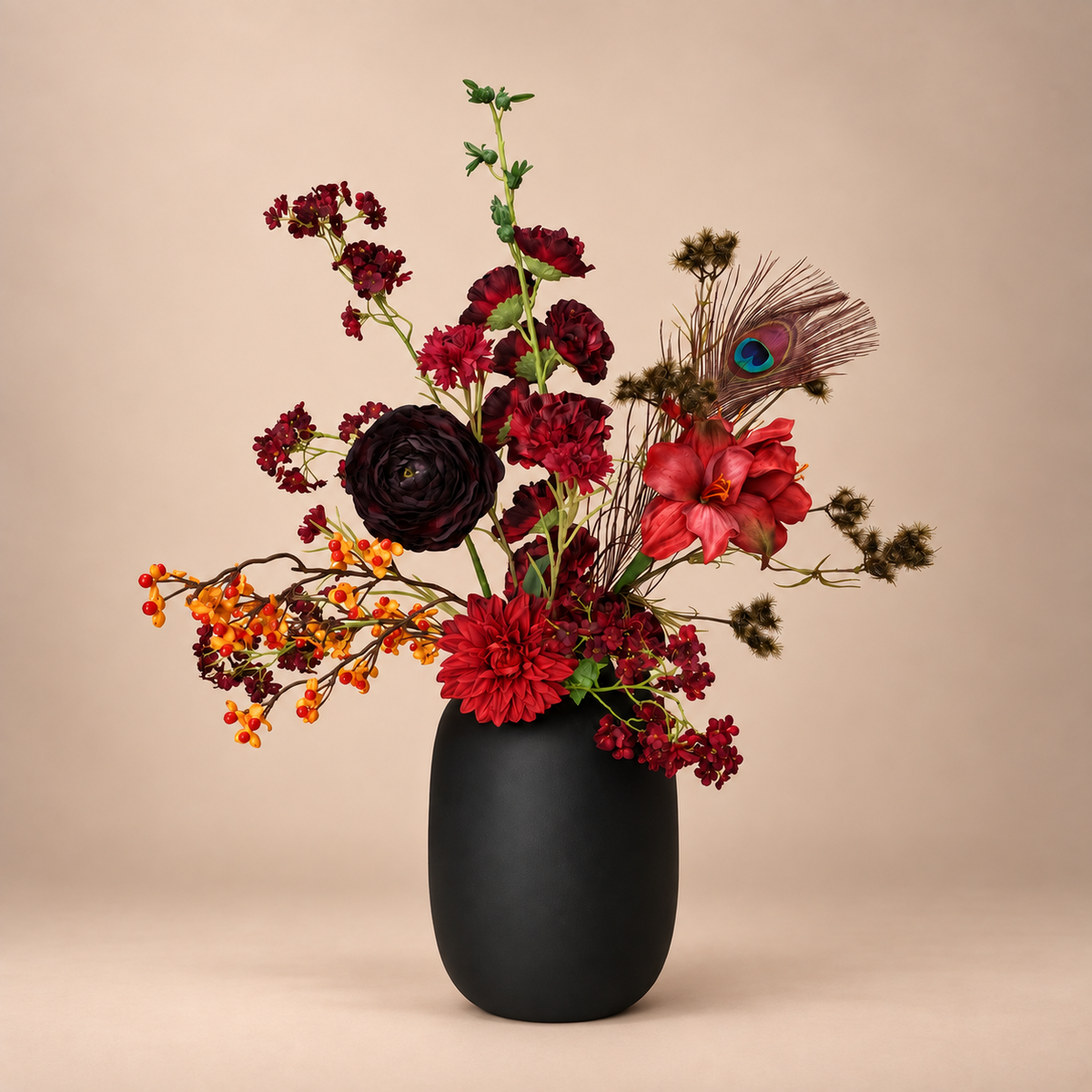 Zijden boeket Autumn Petit met 8 stelen op de vaste beige Sharon Flowers achtergrond