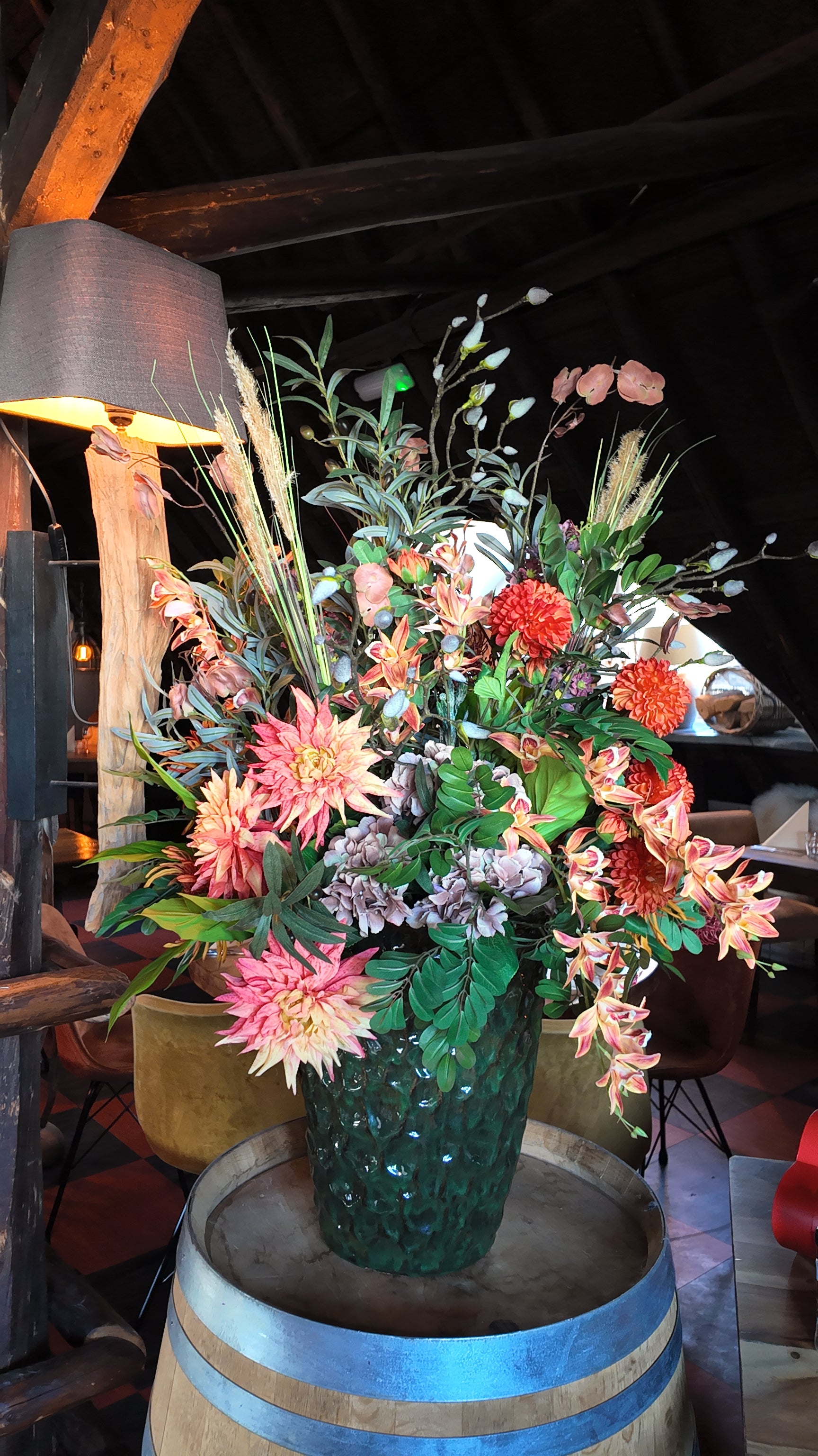 bloemstyling-restaurant-de-bokkesprong-zijden-bloemen-creaties2