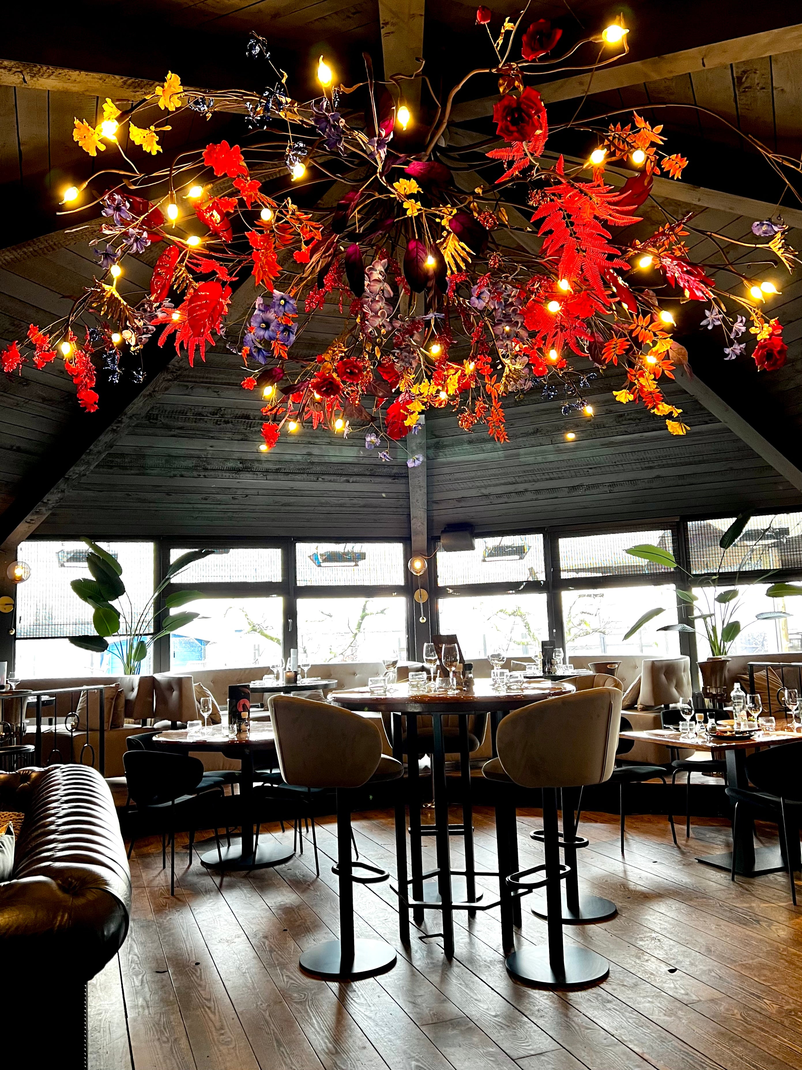 bloemstyling-restaurant-styling-joseph-brasserie-de-haven-zijden-bloemen-1