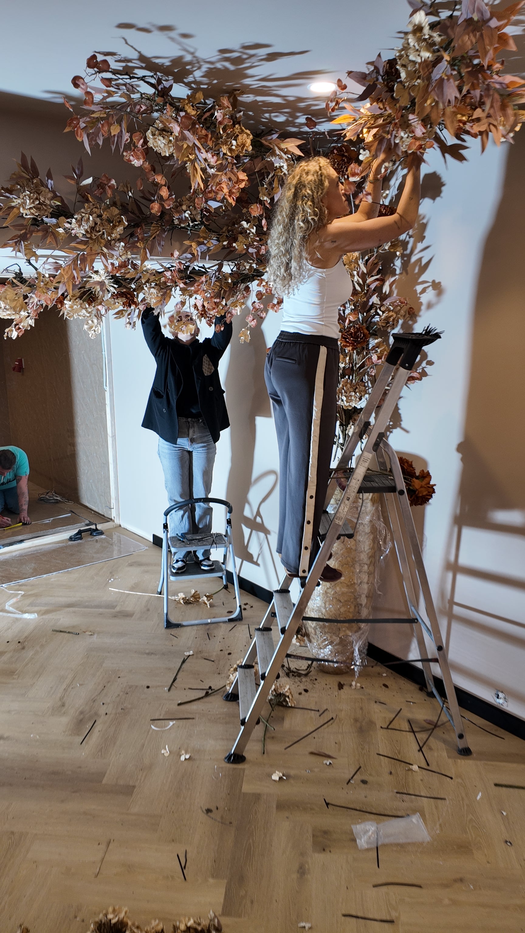 bloemstyling-zijden-bloemen-boom-nude-tinten-fetty-sneek3