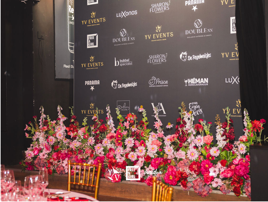 bloemstyling-zijden-bloemen-event-styling-rood-roze-free-a-girl2