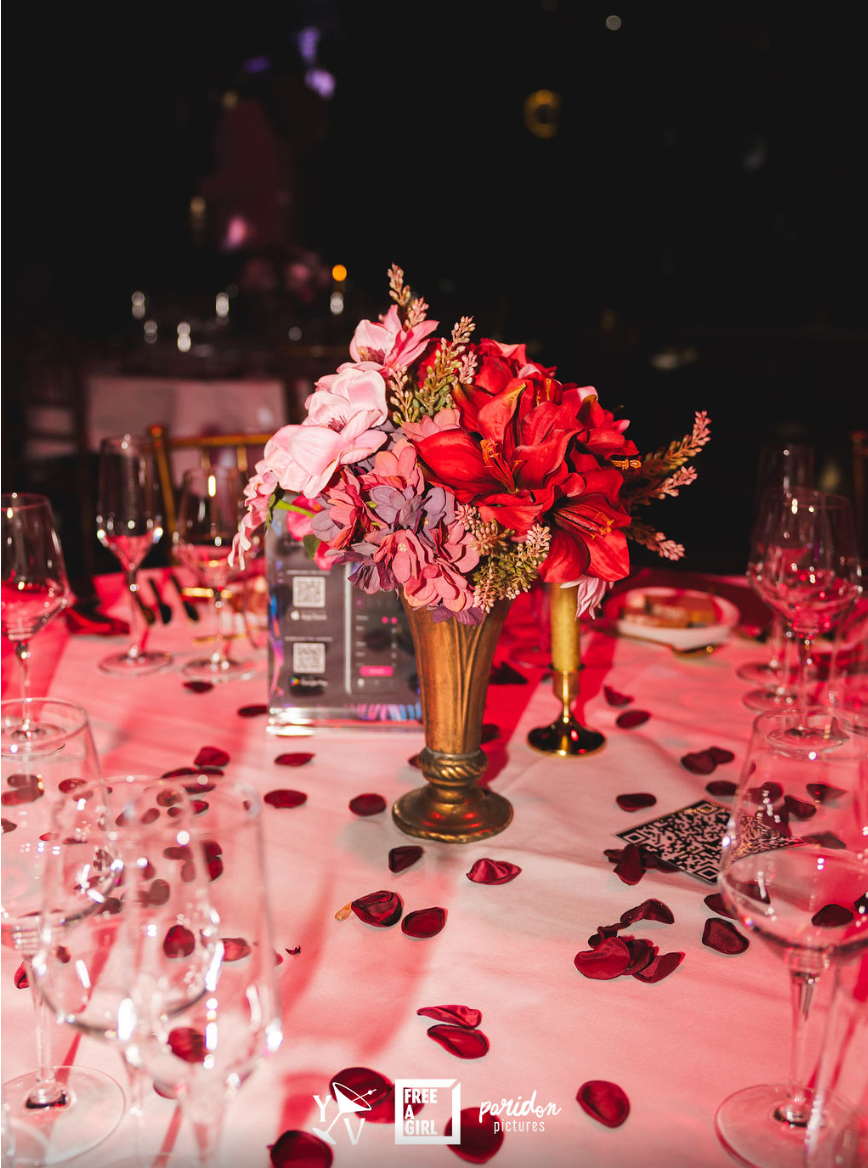 bloemstyling-zijden-bloemen-event-styling-rood-roze-free-a-girl3