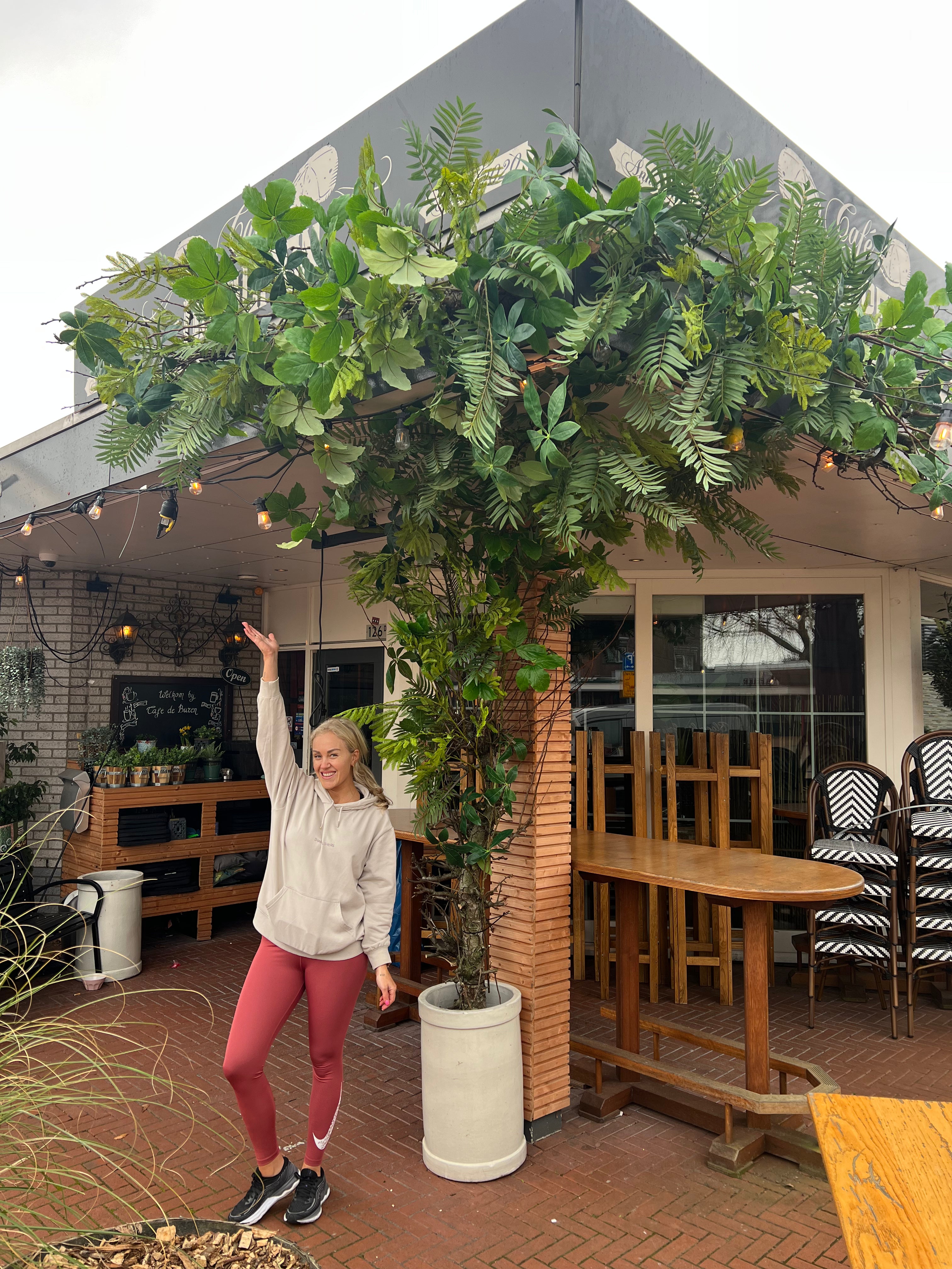 bloemstyling-zijden-bloemen-restaurant-styling-cafe-de-buren3