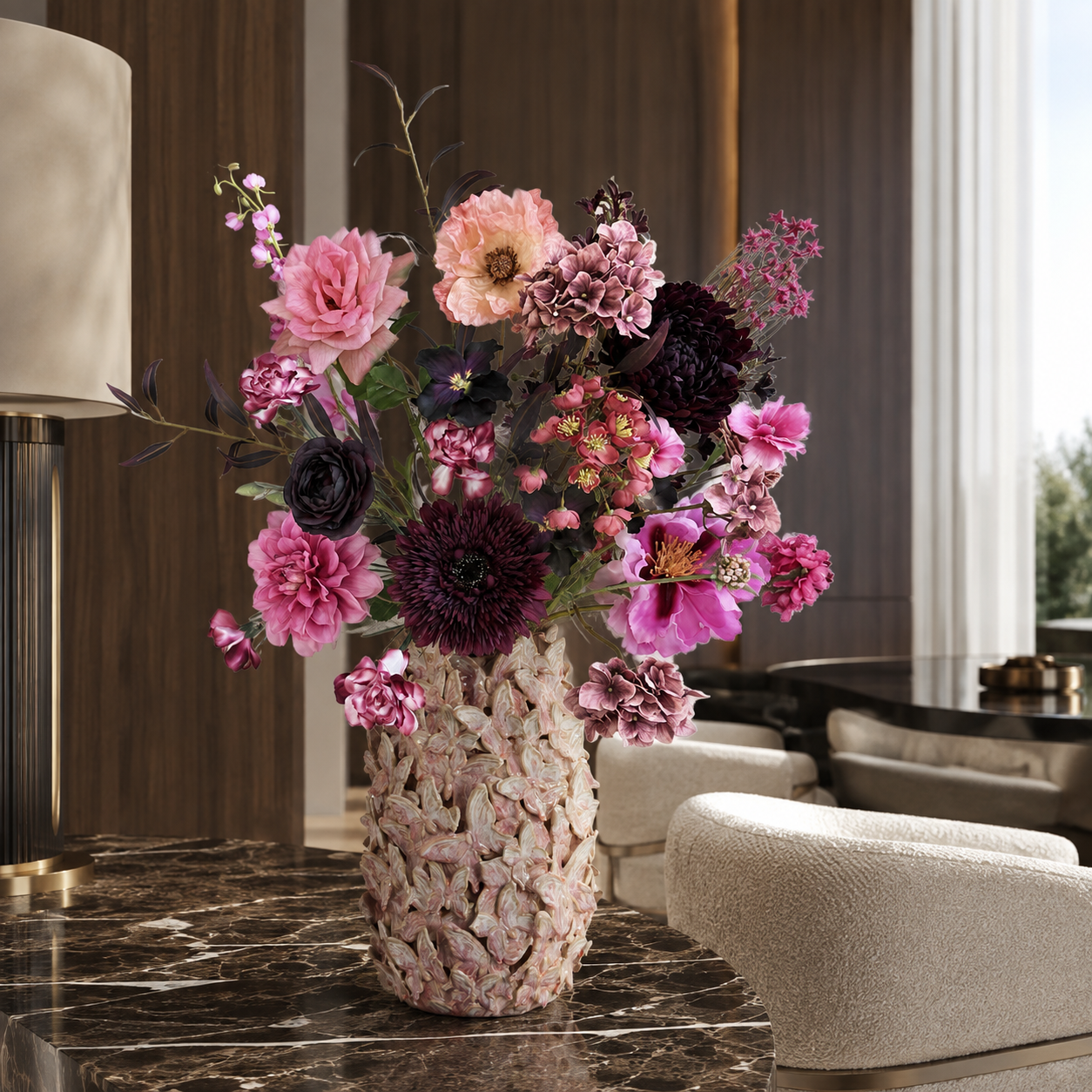 Burgundy Chic zijden boeket van Sharon Flowers – sfeerbeeld 02
