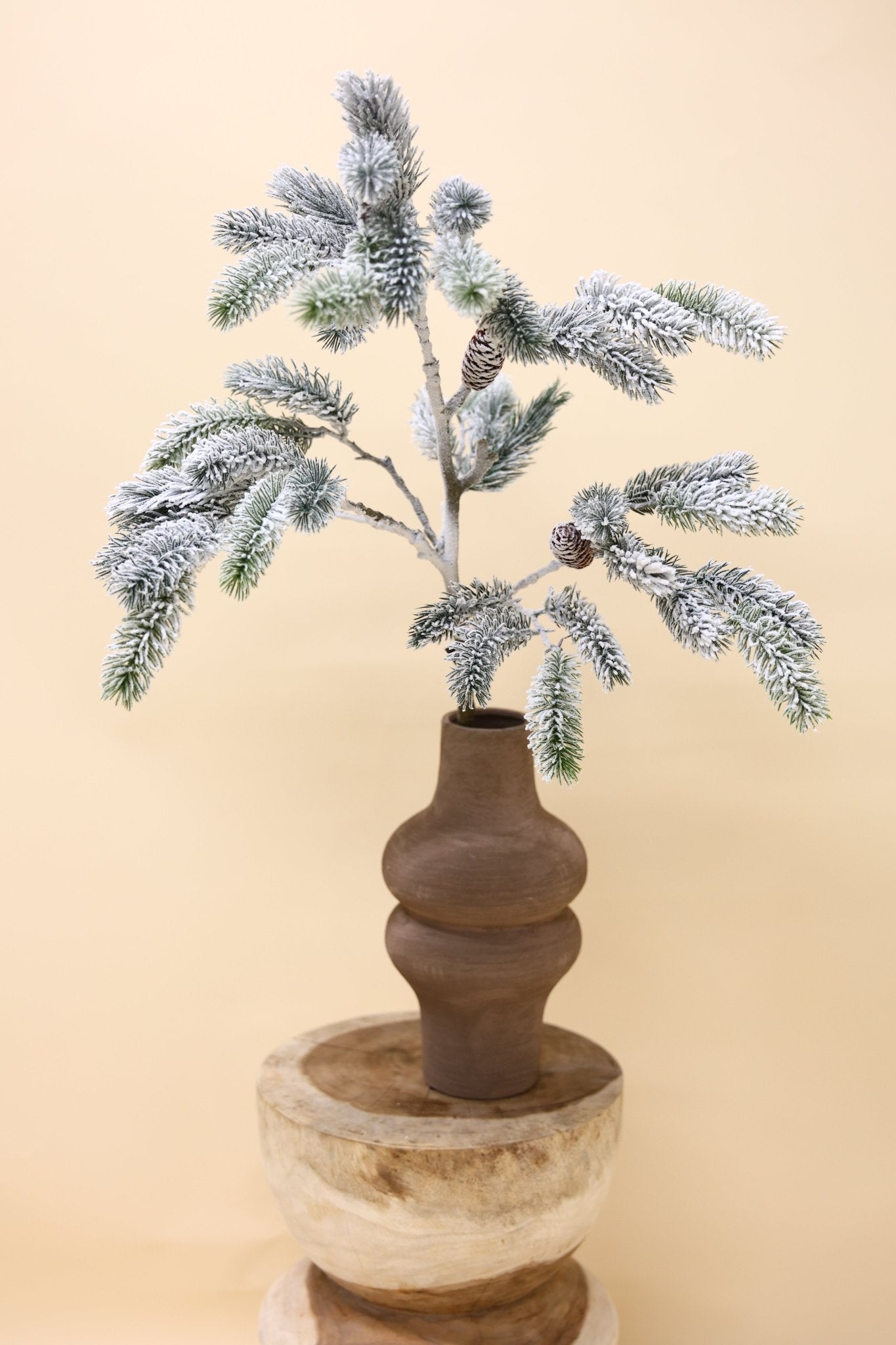 Dennentak met kegel en sneeuw 102 cm - Luxe zijden bloemen boeket - Kunstbloemen van Sharon Flowers