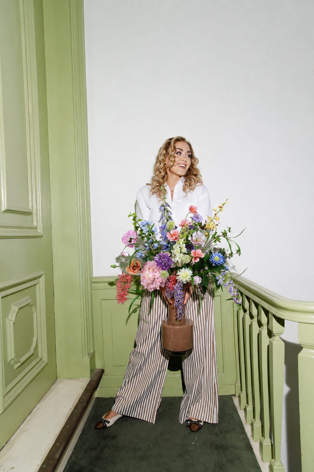 Groot zijden bloemen boeket van Sharon Flowers als luxe interieurdecoratie