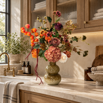 Herfstboeket Autumn Lantern in een luxe bijkeuken