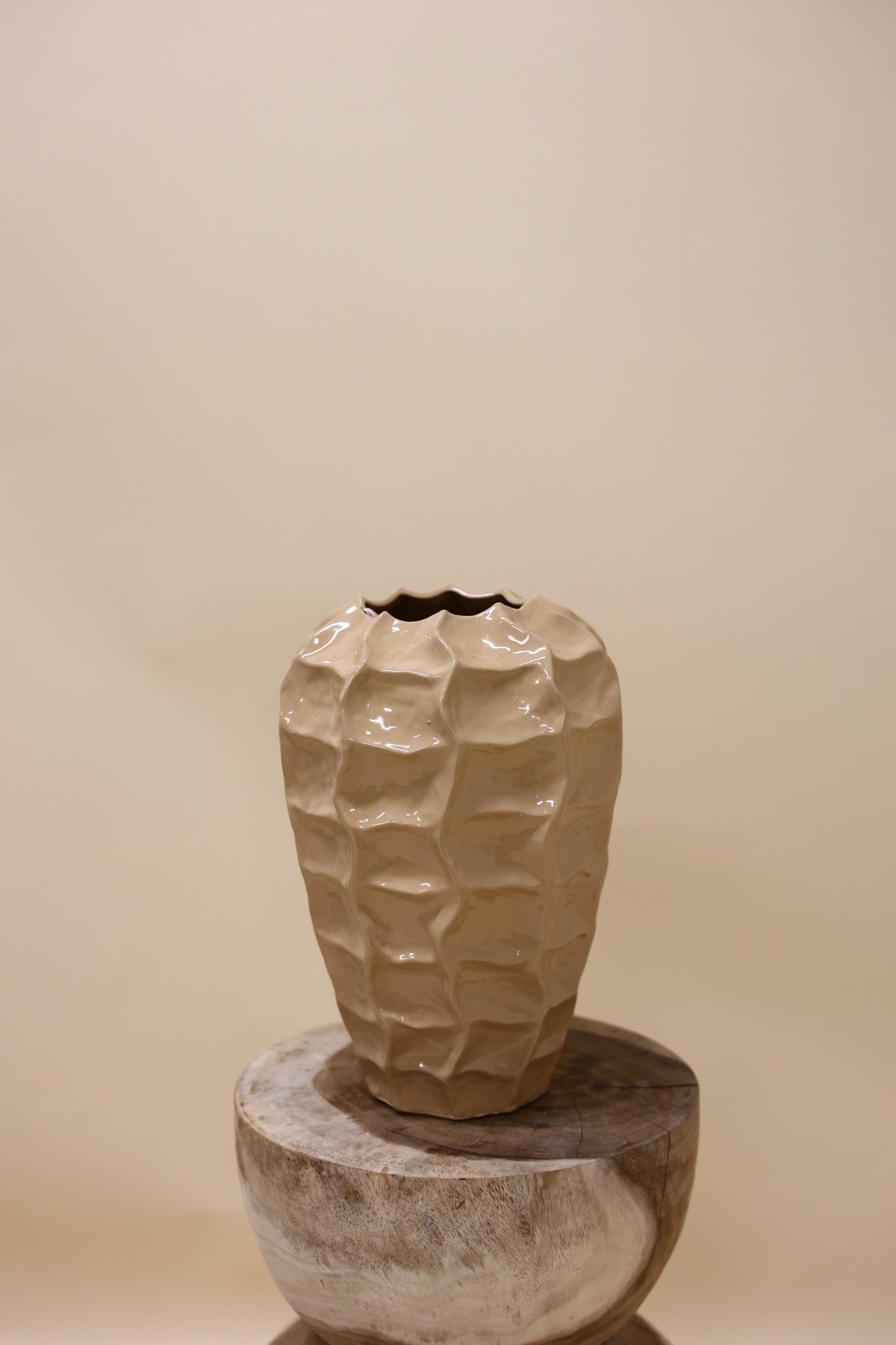 LIMA BEIGE VASE LONG CARVE - 2 maten - Luxe zijden bloemen boeket - Kunstbloemen van Sharon Flowers