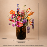 Close-up van luxe zijden bloemen uit de Midnight collectie van Sharon Flowers