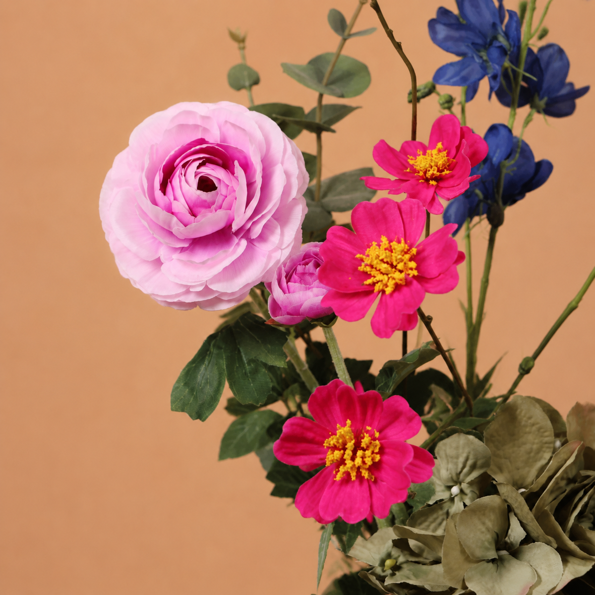 Midnight zijden boeket van Sharon Flowers in donkere warme luxe tinten