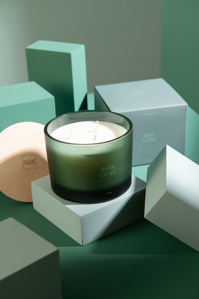 Scented Candle Accords Essentiels Bois Givré-28H