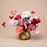 Zijden boeket Cherry Kiss inclusief gouden toetervaas
