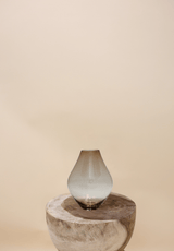 Vaas less taupe - Luxe zijden bloemen boeket - Kunstbloemen van Sharon Flowers