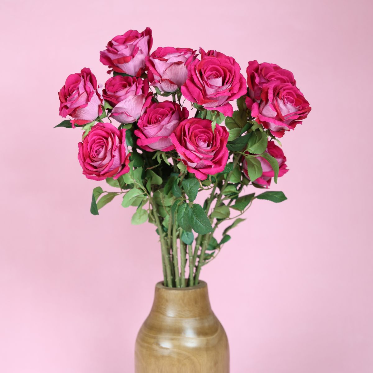 Romantisch parfum cadeau met bloemen decoratie