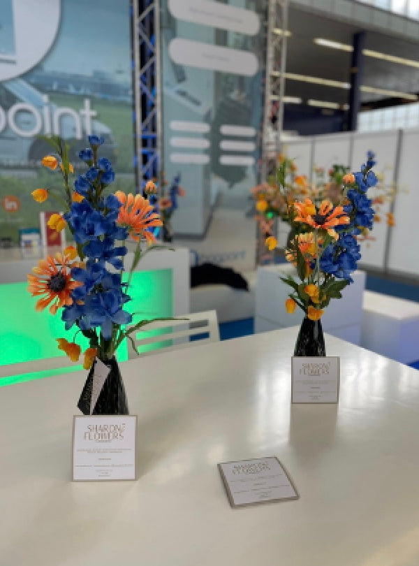 Petit S zakelijk zijden bloemen abonnement van Sharon Flowers