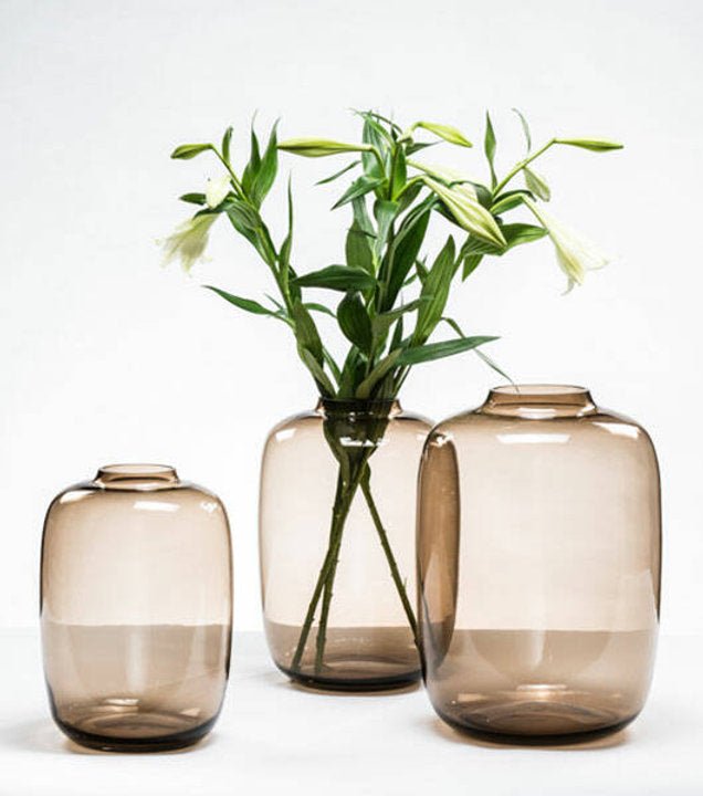 Vaas - Taupe bruin - glas - Luxe zijden bloemen boeket - Kunstbloemen van Sharon Flowers